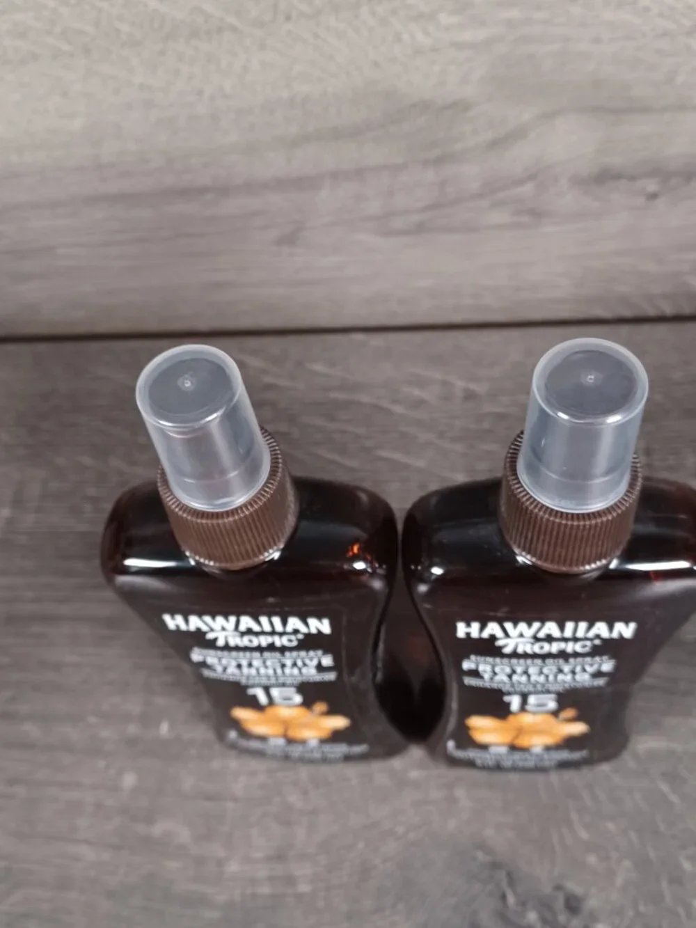 New Lot of 2 Hawaiian Tropic Protective Tanning Sunscreen 8.oz Oil SPF 15